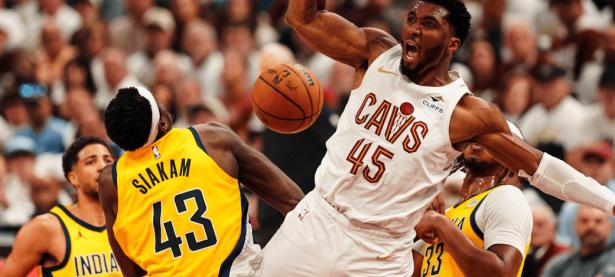 詹姆斯三巨头联手，米切尔得分突破，复出首战轰40分冲击季后赛！的简单介绍