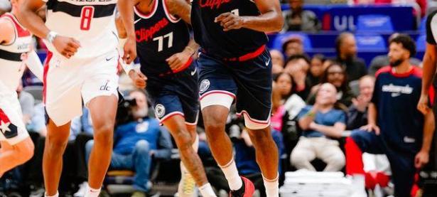 JackeyLove连续十五场比赛得分超过表现优异，快船不断突破！的简单介绍