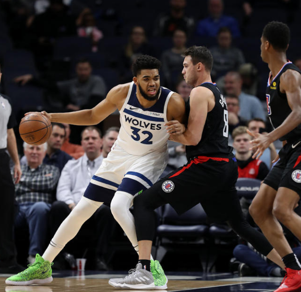 WTT冠军赛战况：川崎前锋防线稳固，明尼苏达森林狼进攻受阻，哈登成最佳(掘金战胜森林狼拿下赛点)